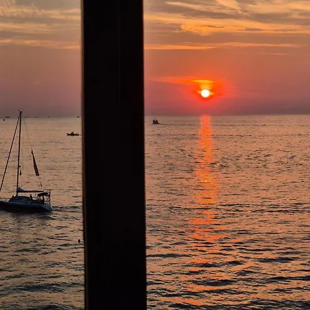 Apartman In Mit Terrasse Und Meerblick Rovinj