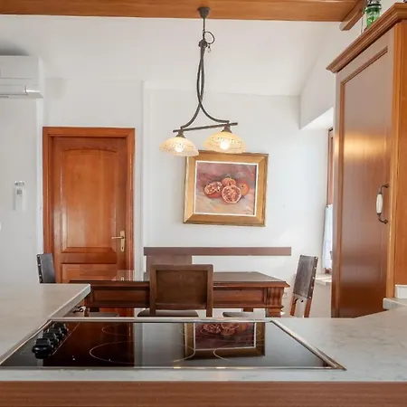 In Mit Terrasse Und Meerblick Apartment Rovinj