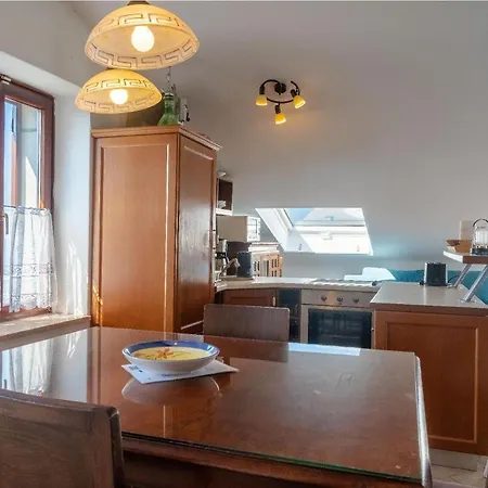Apartment In Mit Terrasse Und Meerblick